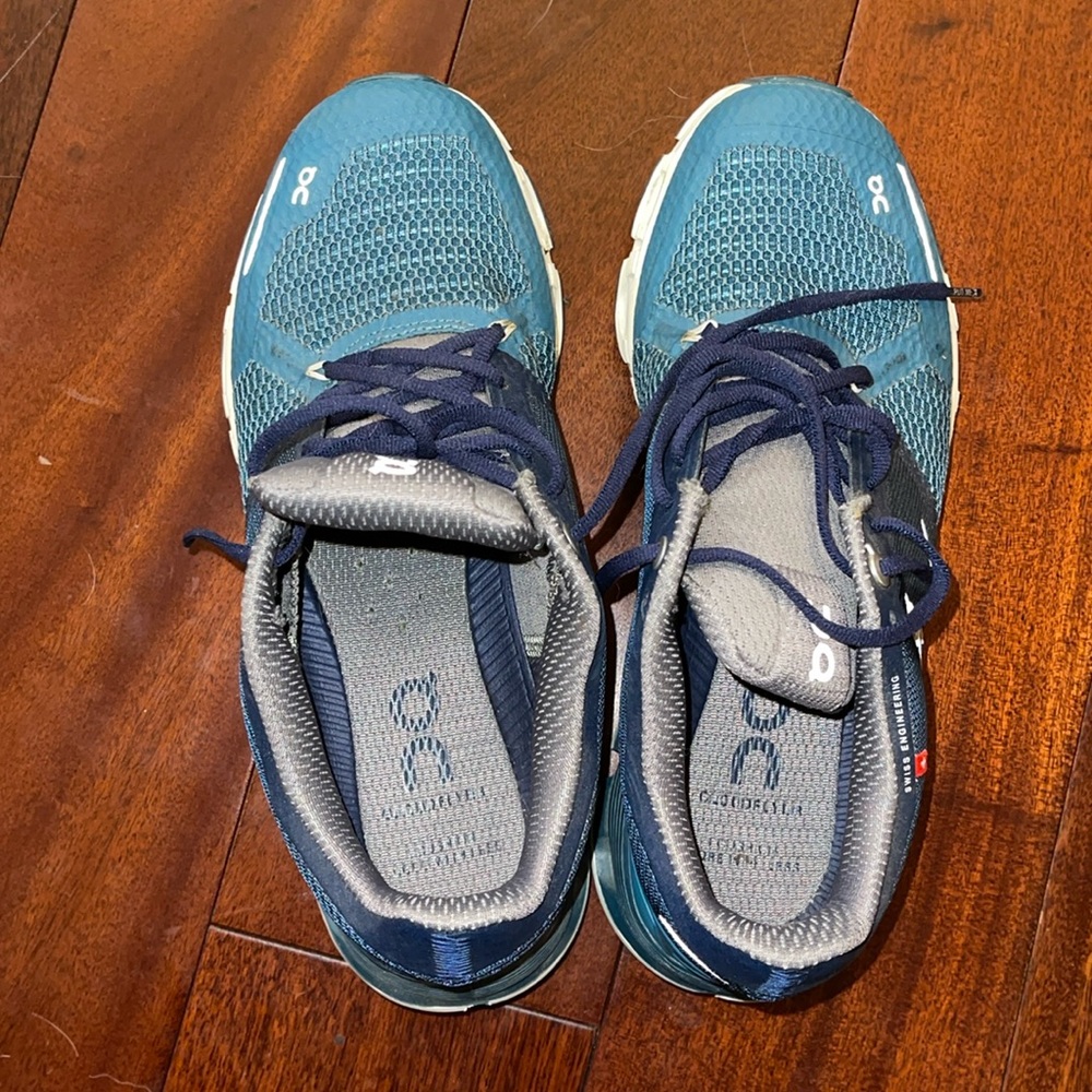 On Cloudflyer Running Shoes